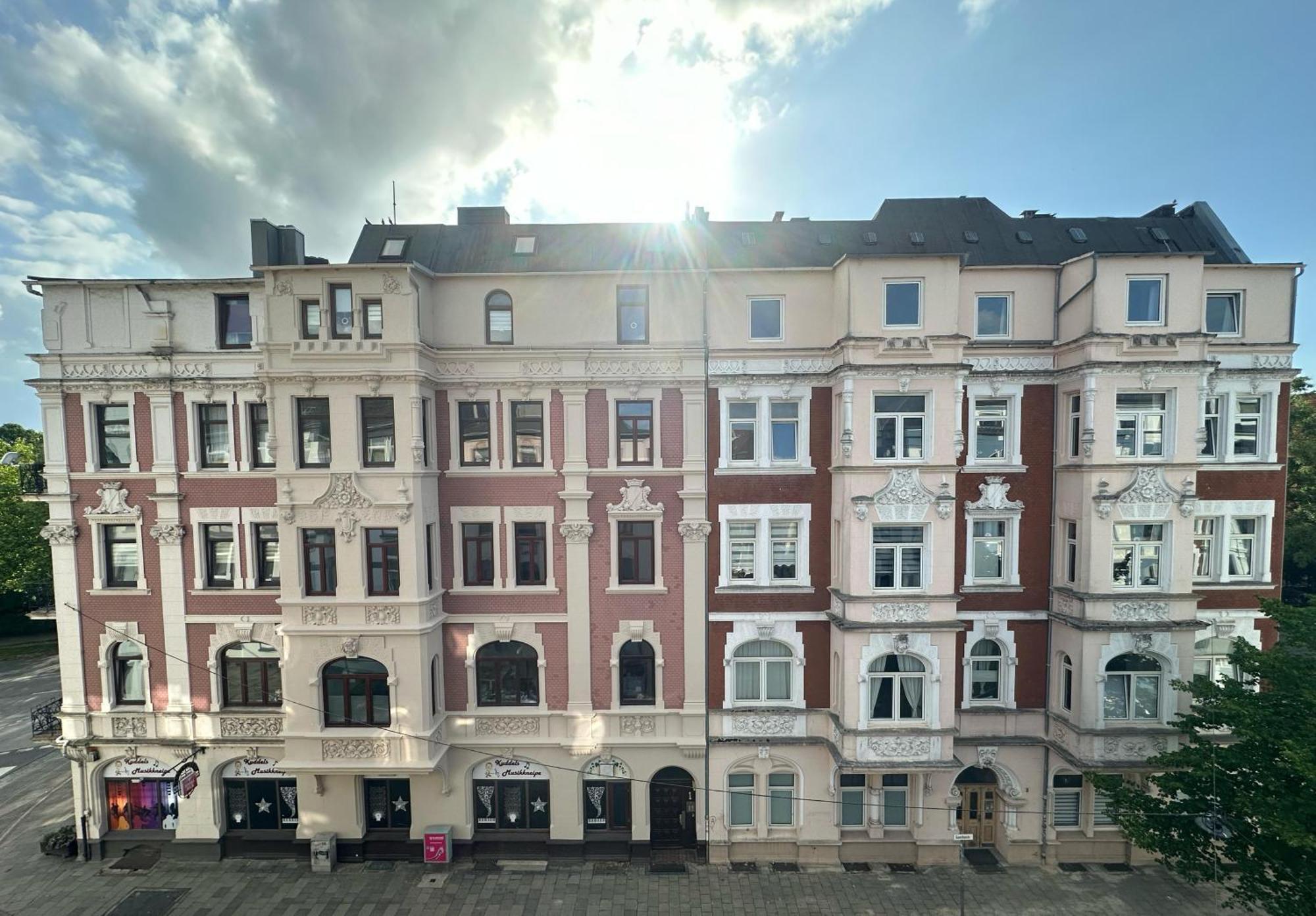 Exklusives Apartment Im Historischen Wohnhaus Mit Kamin, Bad & Viel Platz Bremerhaven Exterior photo